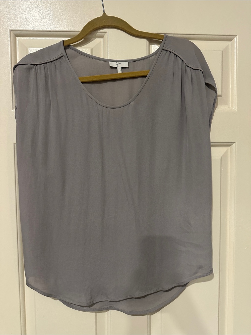 Joie Marru 100% Silk Light Gray Cap-Sleeve Blouse Size XS